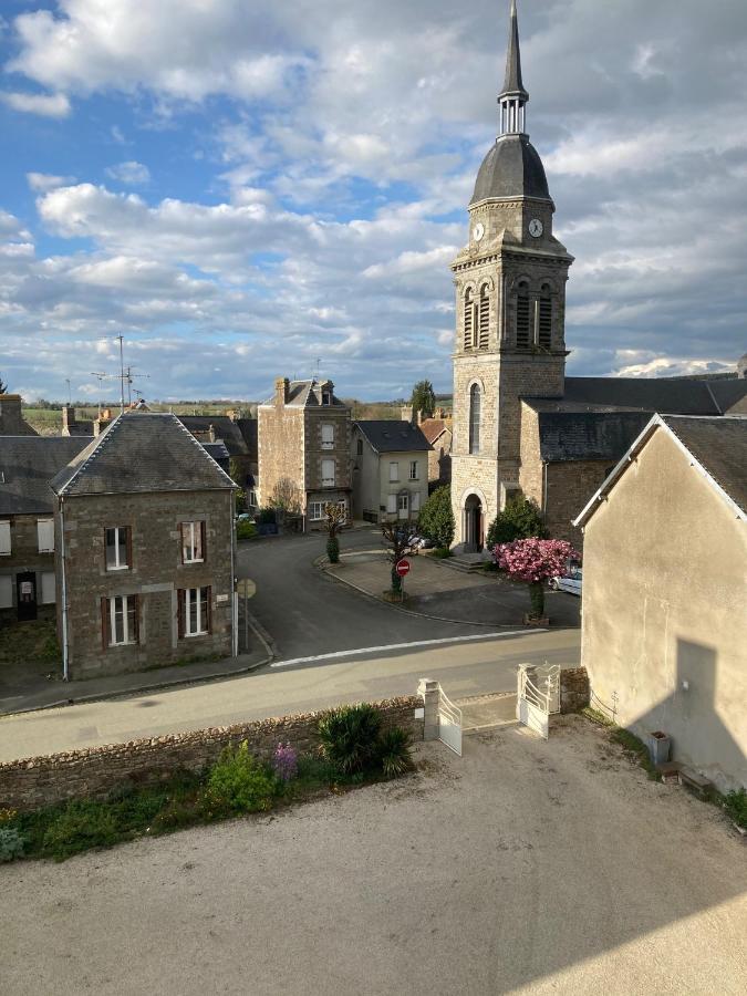 Maison D'Hotes La Doucelle Culture Et Bien-Etre Lignieres-Orgeres Exterior photo